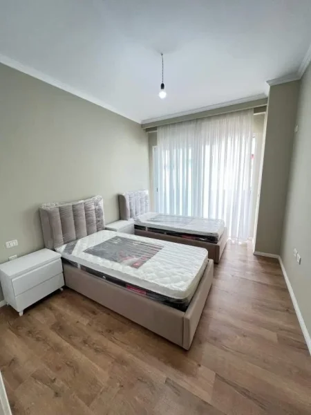 Tirane, jepet me qera apartament 2+1+BLK Kati 6, 400 Euro