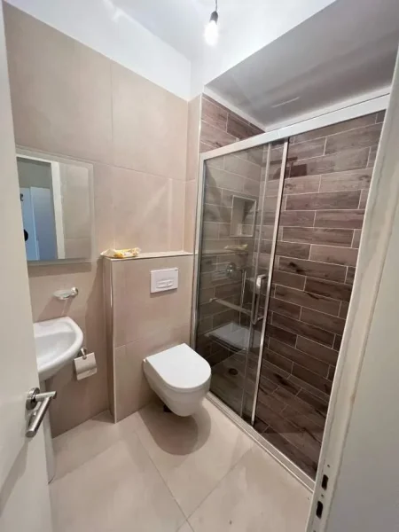 Tirane, jepet me qera apartament 2+1+BLK Kati 6, 400 Euro