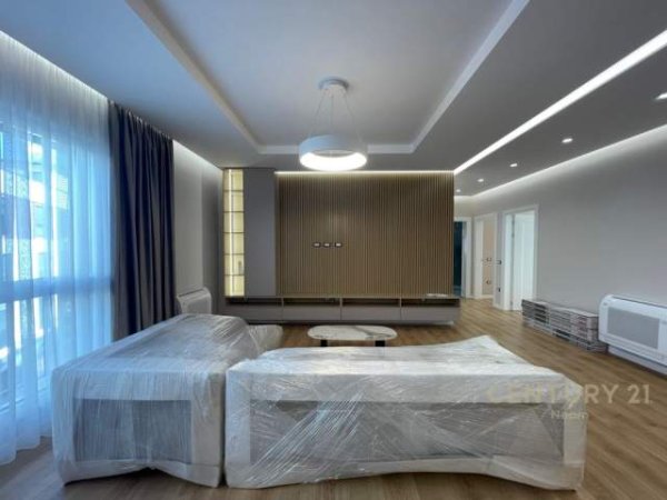Tirane, jepet me qera apartament 3+1+BLK Kati 2, 165 m² 1.600 Euro (Liqeni i thate)