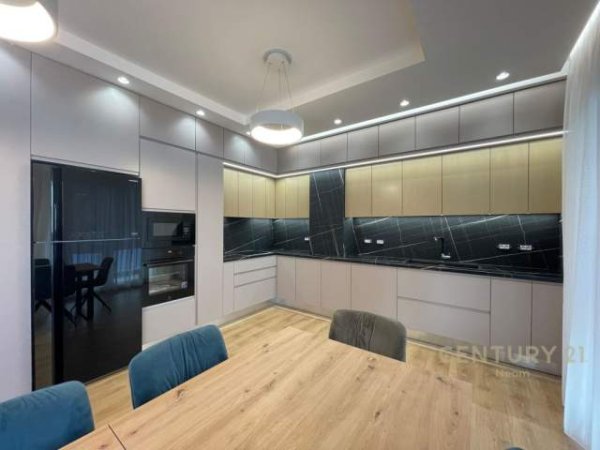 Tirane, jepet me qera apartament 3+1+BLK Kati 2, 165 m² 1.600 Euro (Liqeni i thate)
