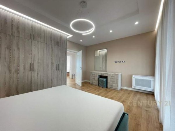 Tirane, jepet me qera apartament 3+1+BLK Kati 2, 165 m² 1.600 Euro (Liqeni i thate)