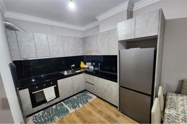 Tirane, jepet me qera apartament 1+1 Kati 3, 75 m² 400 Euro (Astir)