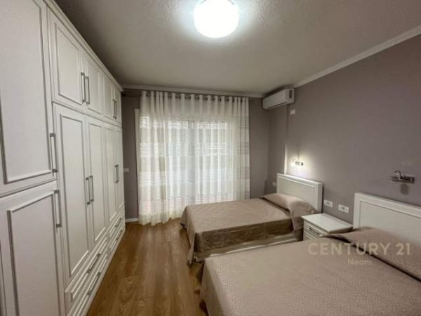Tirane, shitet apartament 2+1 Kati 7, 135 m² 270.000 Euro (Komuna e Parisit)