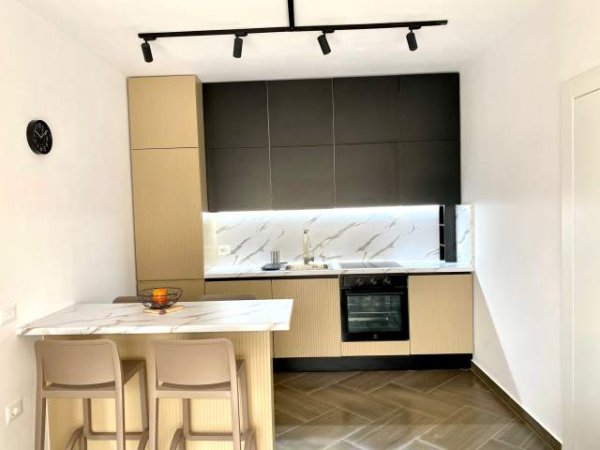 Vlore, shitet apartament 1+1 63 m²  (Uje i Ftohte)