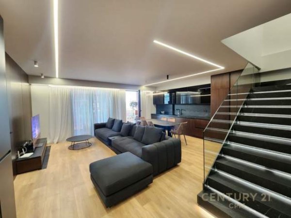 Tirane, shes apartament duplex 3+1+BLK Kati 11, 187 m² 415.000 Euro (Rr.Kavajes)