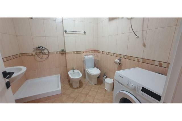 Tirane, shitet apartament 2+1 Kati 3, 96 m² 120.000 Euro (Rruga 5 Maji)