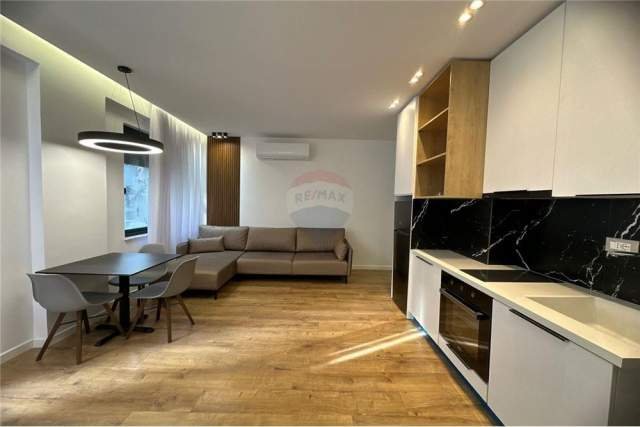 Tirane, jepet me qera apartament 2+1 80 m² 600 Euro (Liqeni i thate)