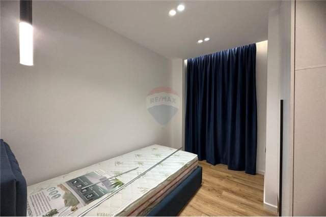 Tirane, jepet me qera apartament 2+1 80 m² 600 Euro (Liqeni i thate)