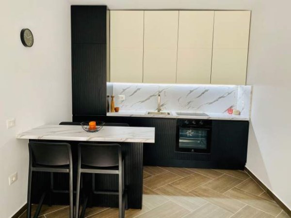 Vlore, shitet apartament 1+1 Kati 2, 63 m²  (Uje i Ftohte)