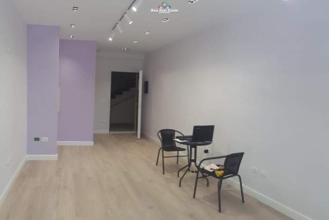 Tirane, jepet me qera dyqan Kati 1, 40 m²600 Euro (liqeni i thate)