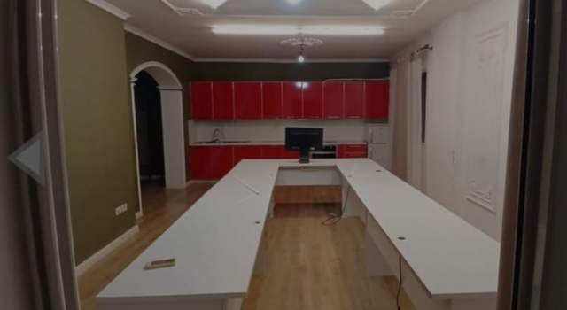 Tirane, jepet me qera zyre Kati 5, 137 m² 800 Euro (Myslym Shyri)