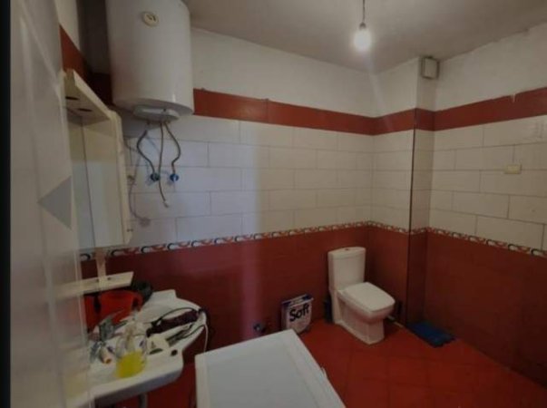 Tirane, jepet me qera zyre Kati 5, 137 m² 800 Euro (Myslym Shyri)