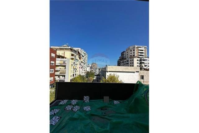 Tirane, shitet apartament 2+1 Kati 4, 130 m² 390.000 Euro