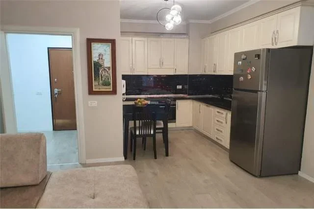 Tirane, jepet me qera apartament 2+1 Kati 1, 112 m² 600 Euro