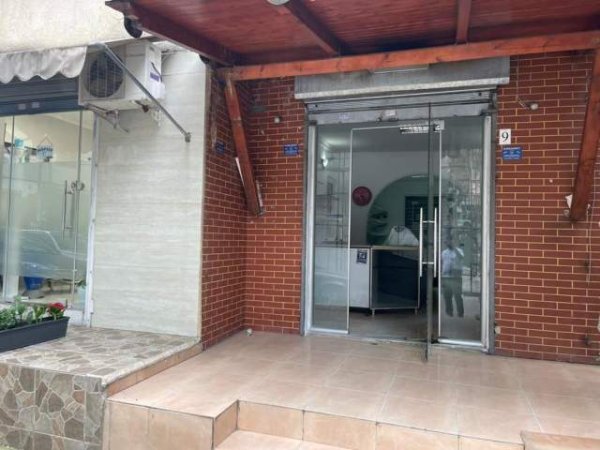 Tirane, jepet me qera dyqan Kati 1, 45 m² 450 Euro (Rr Kongresi I Lushnjes)