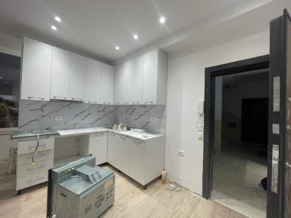 Tirane, jepet me qera apartament 2+1+A Kati 3, 75 m² 600 Euro (Don Bosko)