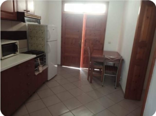 Tirane, jepet me qera Kati 1, 65 m² 270 Euro (Qytet Studenti)
