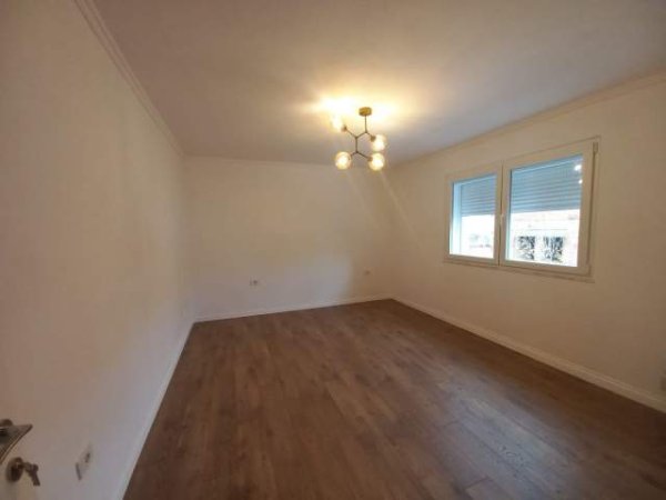 Tirane, jepet me qera apartament 3+1+BLK Kati 3, 95 m² 800 Euro (Mine Peza)