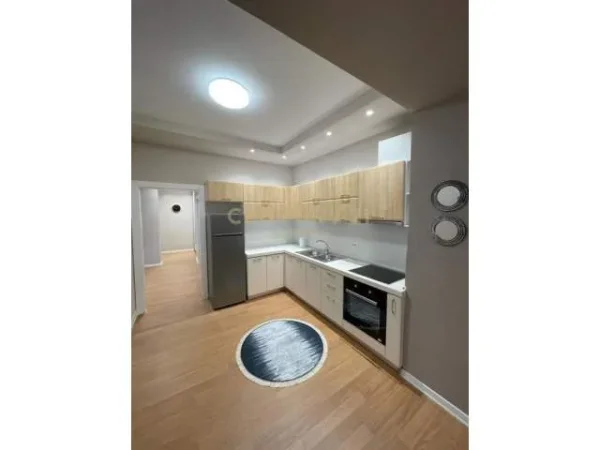 Tirane, shitet apartament Kati 8, 102 m² 130.000 Euro (rruga kavajes)