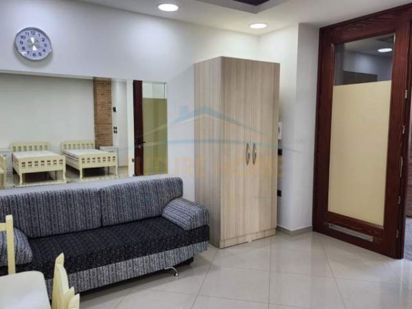 Tirane, jepet me qera apartament 1+1 Kati 1, 48 m² 300 Euro (Xhanfize Keko)