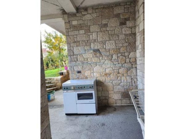 Tirane, jepet me qera apartament 1+1 Kati 1, 48 m² 300 Euro (Xhanfize Keko)