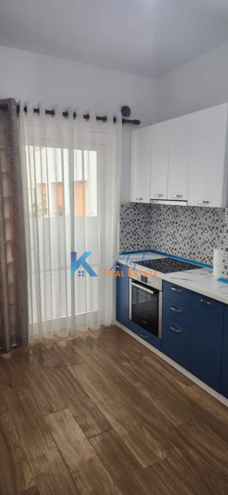 Tirane, jap me qera apartament Kati 0, 33 m² 350 Euro (Kompleksi Mangalem)