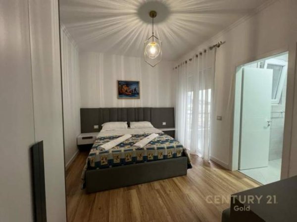 Tirane, jepet me qera apartament 2+1 Kati 8, 112 m² 1.300 Euro (Pazari i ri)