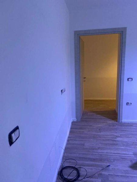 Tirane, jepet me qera apartament 2+1 Kati 1, 72 m² 40.000 Euro (21 dhjetori)