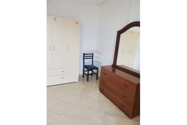 Tirane, jepet me qera apartament 3+1 Kati 3, 115 m² 400 Euro (Kodra e Diellit)