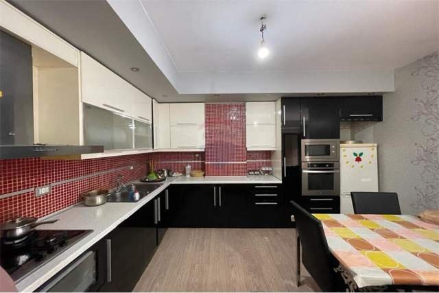 Tirane, shitet apartament 2+1+BLK Kati 4, 102 m² 113.000 Euro