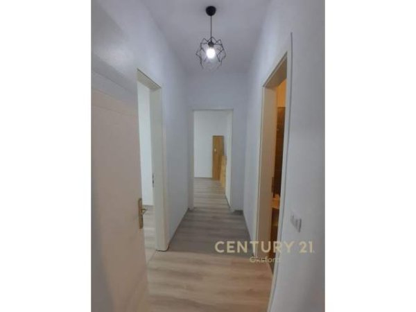 Tirane, jepet me qera apartament 2+1+BLK Kati 10, 83 m² 400 Euro