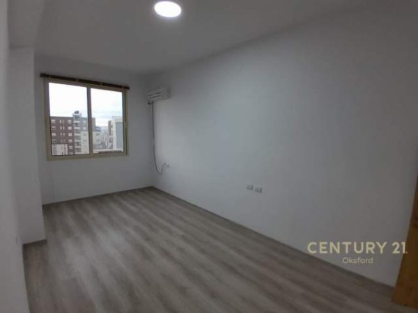 Tirane, jepet me qera apartament 2+1+BLK Kati 10, 83 m² 400 Euro