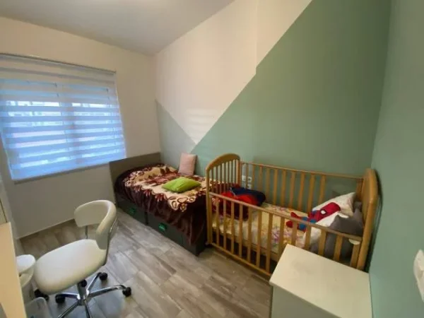 Tirane, jepet me qera apartament 2+1 Kati 4, 68 m² 900 Euro (Prane Stadiumit Dinamo)