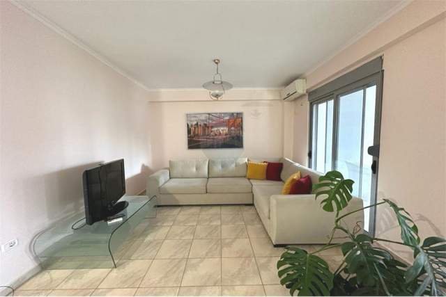 Tirane, jepet me qera apartament 2+1 Kati 4, 137 m² 700 Euro (Myslym Shyri)