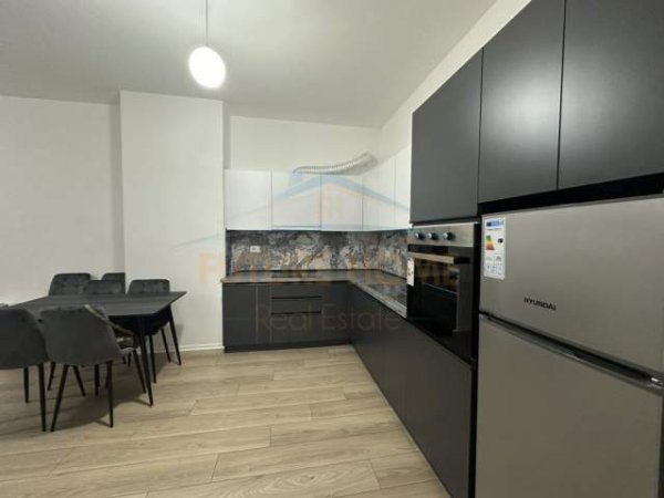 Tirane, jepet me qera apartament 2+1+BLK Kati 9, 102 m² 500 Euro (BULEVARDI MIGJENI)