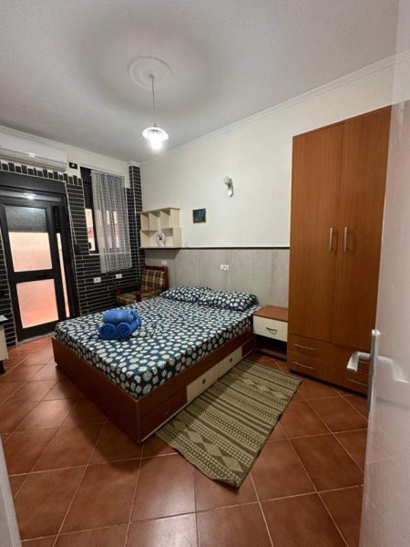 Tirane, jepet me qera apartament 1+1+BLK Kati 1, 60 m² 400 Euro (GJon Mili) +