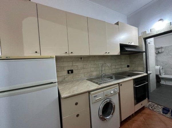 Tirane, jepet me qera apartament 1+1+BLK Kati 1, 60 m² 400 Euro (GJon Mili) +