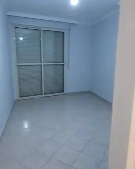 Tirane, jepet me qera apartament 3+1+BLK Kati 4, 120 m² 600 Euro (Rruga Xhon Kenedi te kodra e diellit)