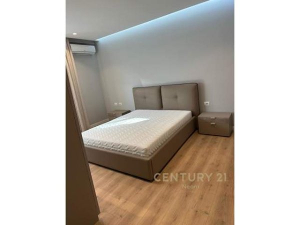 Tirane, shitet apartament 2+1+BLK Kati 3, 120 m² 220.000 Euro (Liqeni i Thatë)