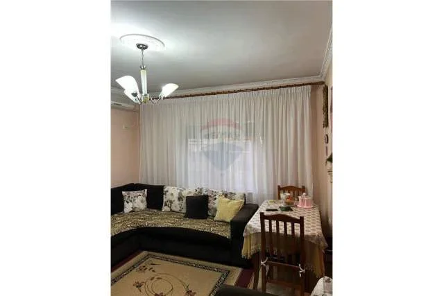 Tirane, jepet me qera apartament 2+1 Kati 3, 100 m² 450 Euro (Ferit Xhajko)