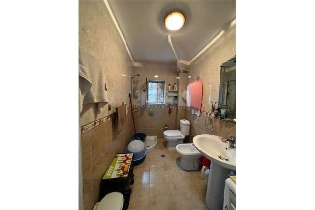 Tirane, jepet me qera apartament 2+1 Kati 3, 100 m² 450 Euro (Ferit Xhajko)
