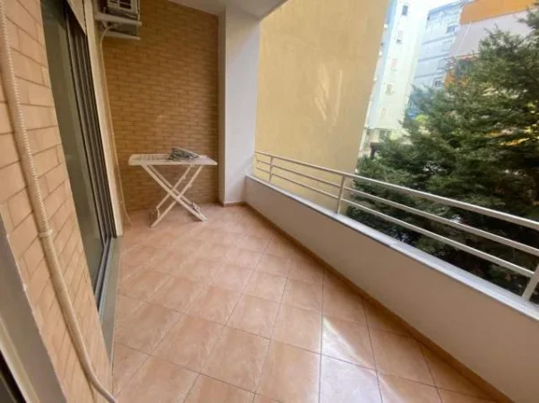 Tirane, jepet me qera apartament 2+1+BLK Kati 2, 110 m² 600 Euro (Hamdi Sina)