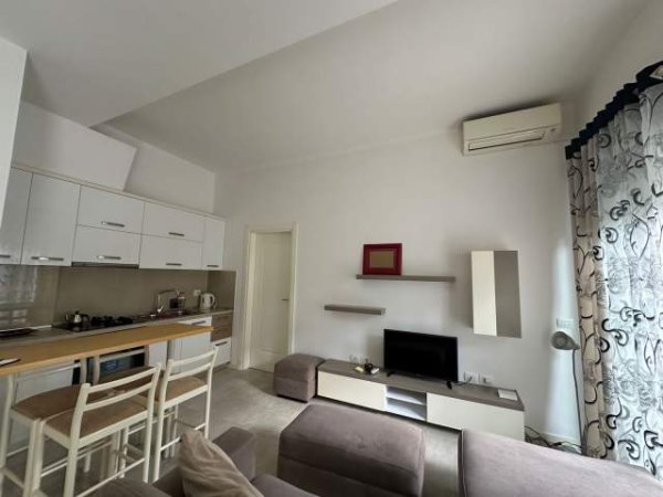 Tirane, jepet me qera apartament 1+1+BLK Kati 2, 70 m² 450 Euro (Selit)