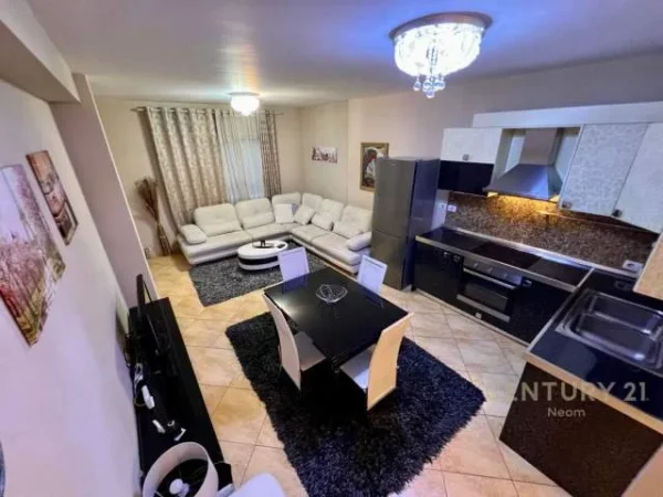 Tirane, jepet me qera apartament 2+1+BLK Kati 4, 100 m² 650 Euro (komuna parisit)