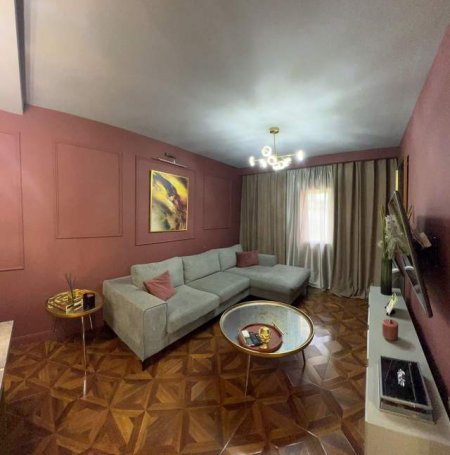 Tirane, jepet me qera apartament 3+1+BLK Kati 5, 130 m² 1.200 Euro (Zogu i Zi)