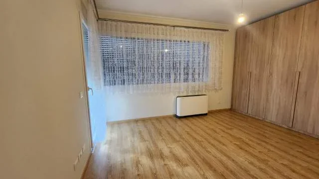 Tirane, jepet me qera Vile 3+1+BLK 200 m² 2.200 Euro (Long Hill Residence)