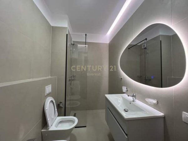 Tirane, shitet apartament Kati 8, 75 m² 135.000 Euro