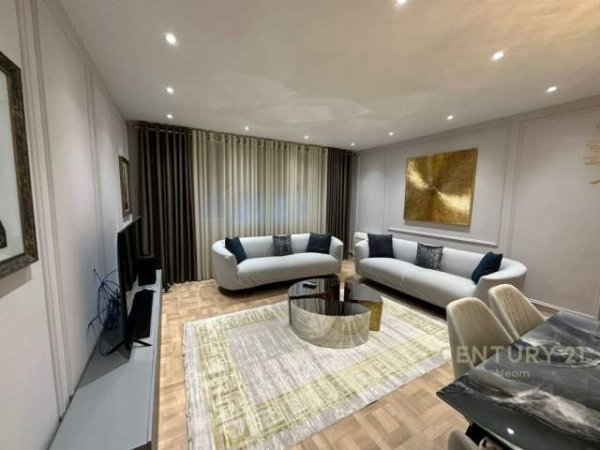Tirane, jepet me qera apartament 2+1+BLK 100 m² 1.000 Euro (liqeni)