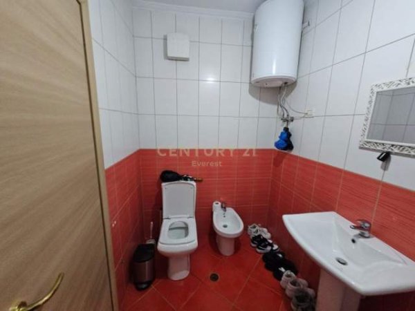 Tirane, shitet apartament Kati 6, 98 m² 176.000 Euro (ali demi)