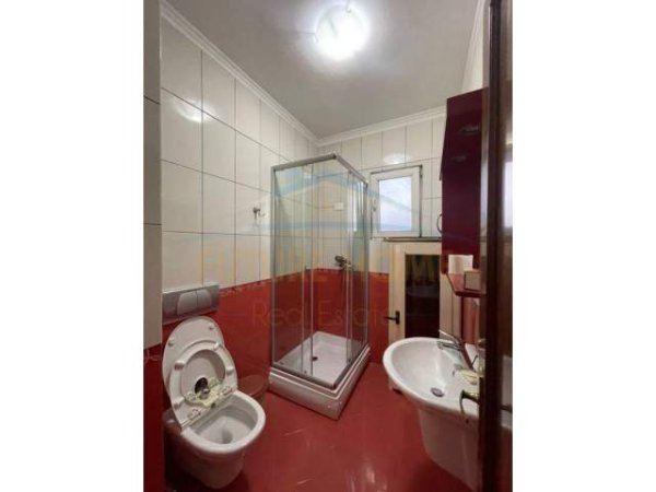 Tirane, jepet me qera apartament 2+1+BLK Kati 7, 91 m² 600 Euro (Rruga kavajes)